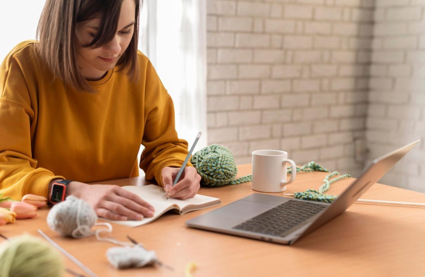 Bureau de conseil en gestion budgétaire familiale avec des documents financiers